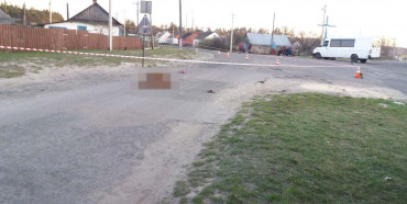 У Володимирці п'яний водій насмерть збив жінку і втікав з місця ДТП. Чоловіка зупинив стовп (ФОТО)